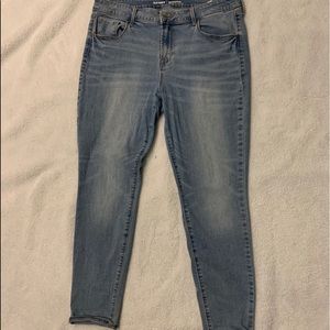 Old Navy Rockstar Light Washed Skinny Jeans